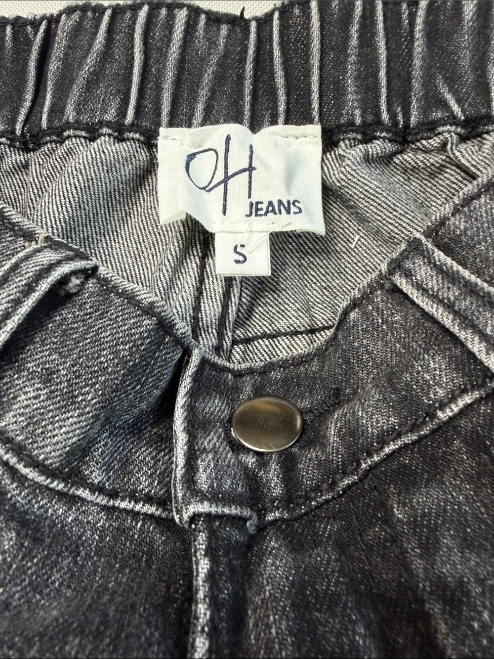 NWT Oli & Hali Black Wash Distressed Zipper Leg Jeans with Gold & Copper Grommet - Picture 2 of 14